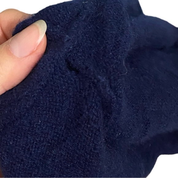 Theory Cashmere V-neck Sweater (XS) - Picture 6 of 8